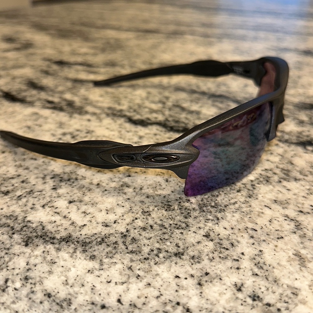 Oakley Flak 2.0 sunglasses